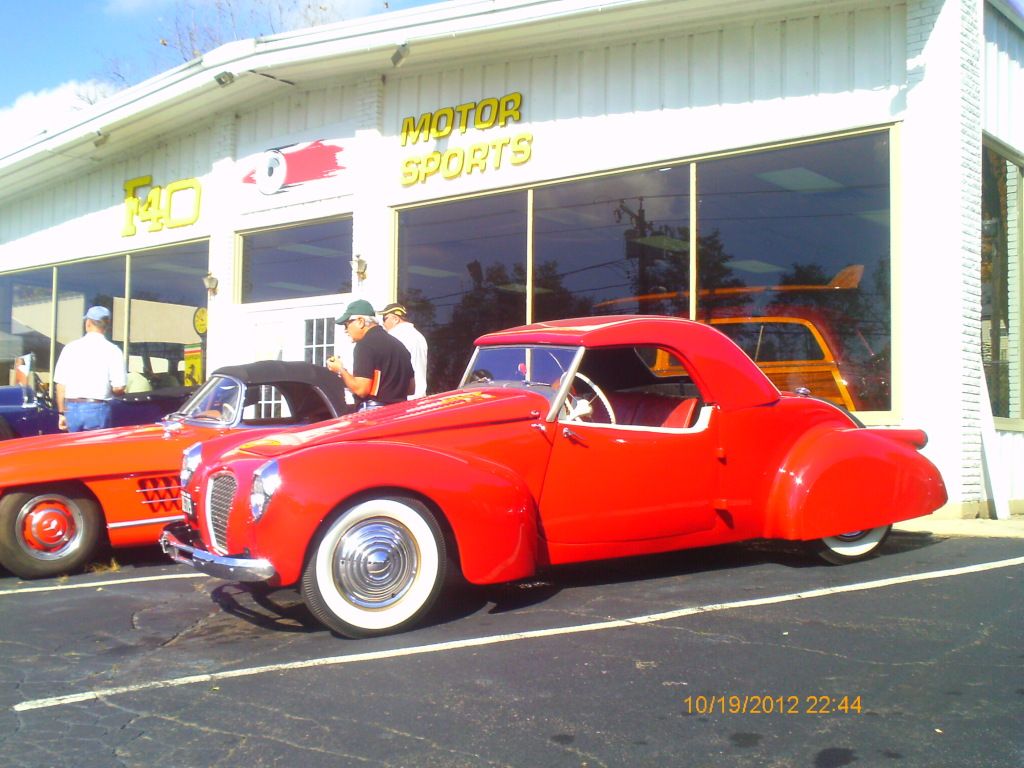 [http://i777.photobucket.com/albums/yy53/feathergreen/F40%20Motorsports%20An%20Afternoon%20with%20Wayne%20Carini/PTDC0210.jpg]