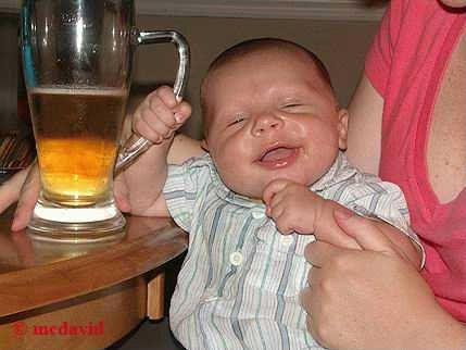 funny-babies-holding-a-beer1.jpg
