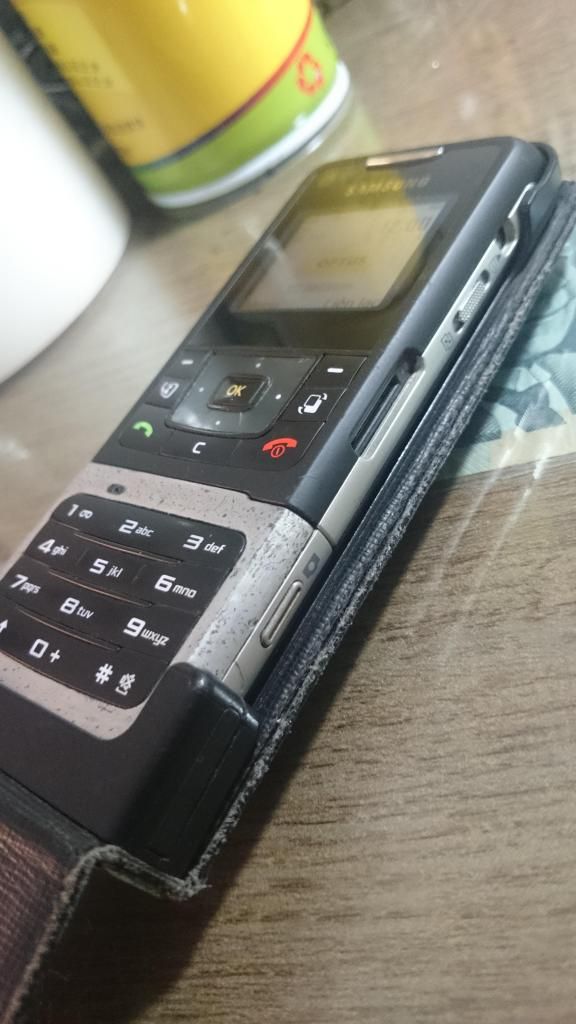 Samsung xoay mông F500 hàng độc ra đi cho ae đam mê - 3